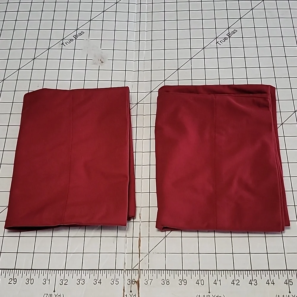 2 MIcrofiber Brick Red Pillowcases / Gently Preloved, ‎ Pillow Covers